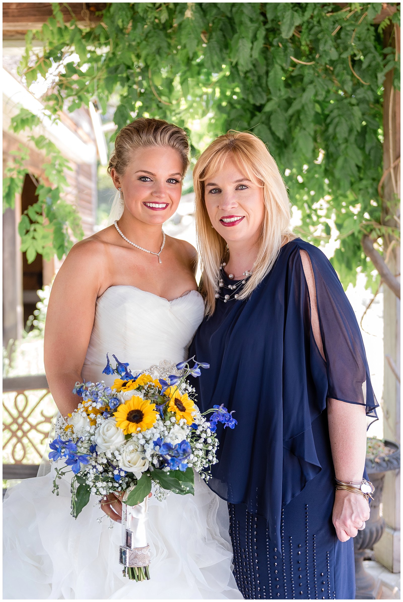 bride and her mom at a cohasset red lion inn wedding