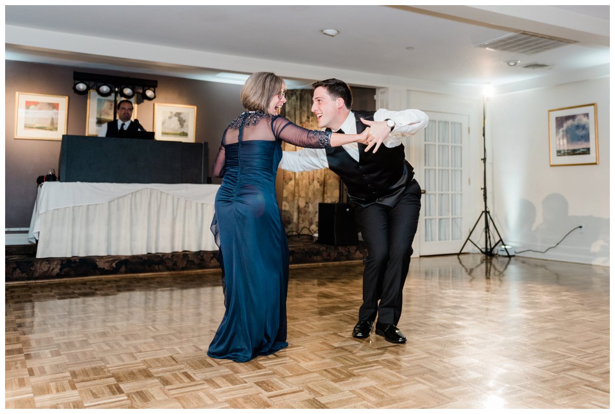 groom and his mother dance at wedding